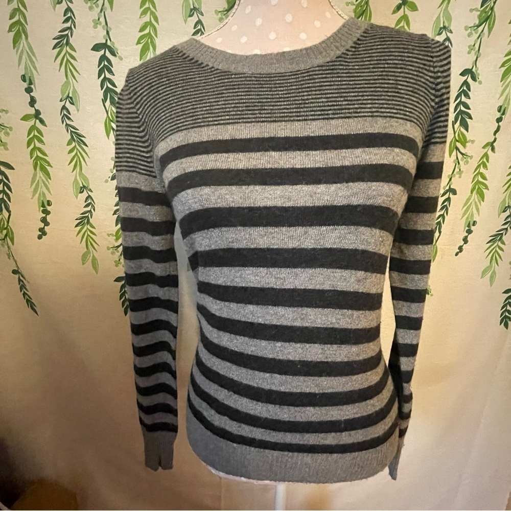 Size S J. Crew Factory Striped Sweater B2 - Picture 1 of 4